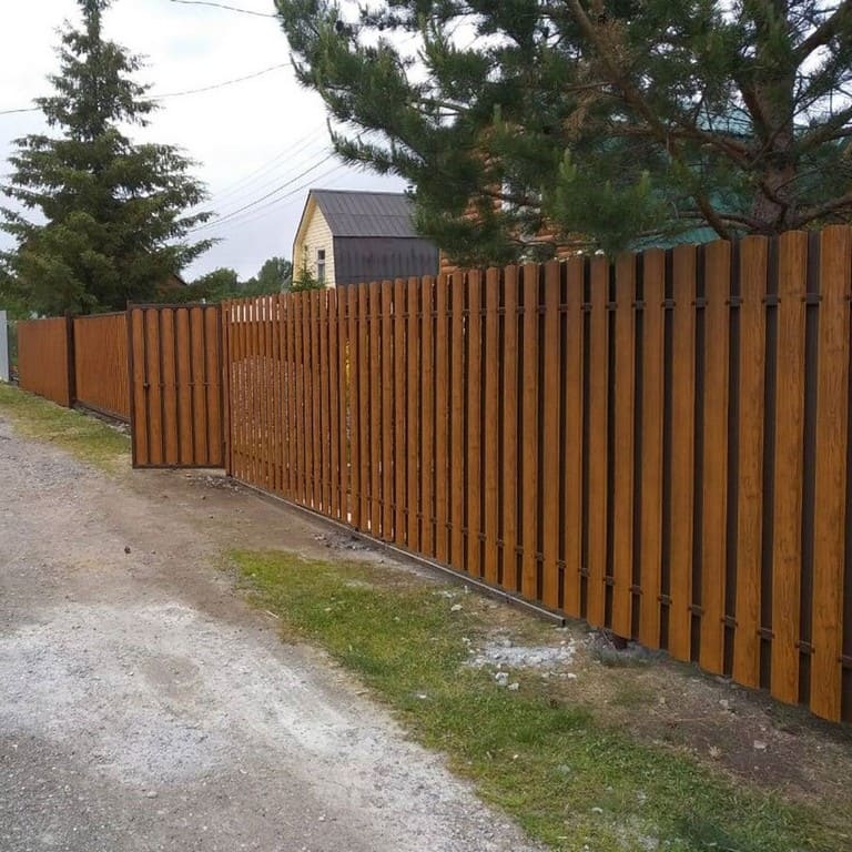 построить забор дома из евроштакетника