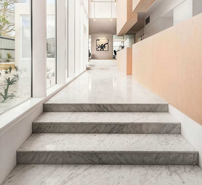 Мраморные ступени для лестницы в Москве