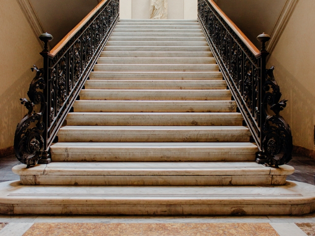 Мраморные ступени для лестницы